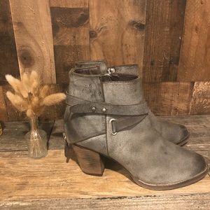 Wishbone collection ladies boots